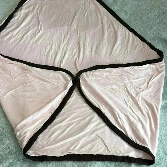 Beba Bean  - Viscose triangle cover/blanket nursing baby blanket - Picture 4 of 5